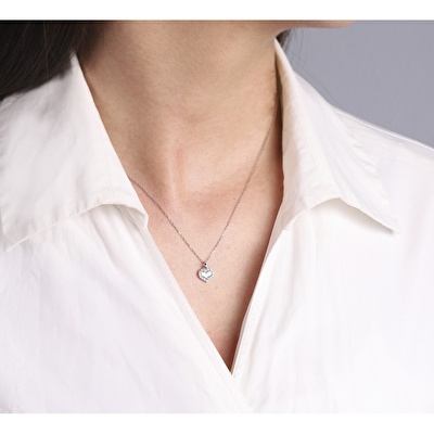 8 Ayar Beyaz Altın Baget Taşlı Kalp Kolye