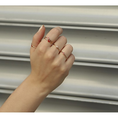 14 Ayar Kırmızı Mineli Minimal Yüzük