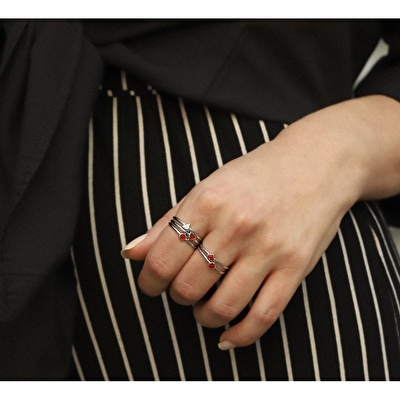 14 Ayar Beyaz Altın Geometrik Figürlü Yüzük