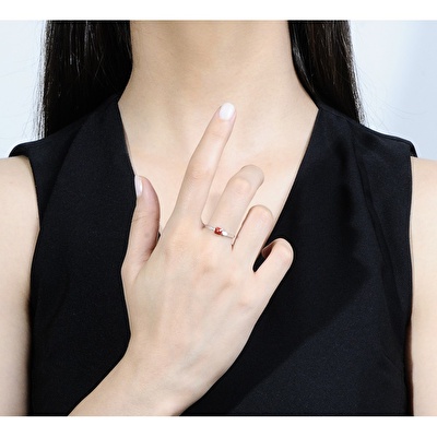 14 Ayar Beyaz Altın Baget Yüzük