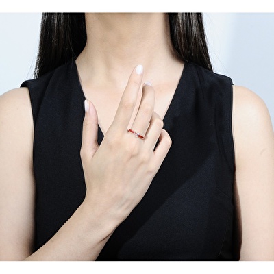 14 Ayar Rose Altın Kırmızı Mineli Baget Yüzük