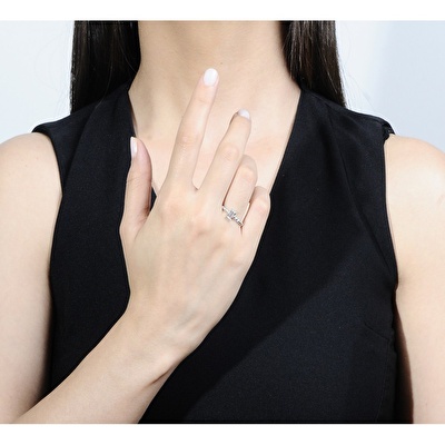 14 Ayar Beyaz Altın Baget Yüzük