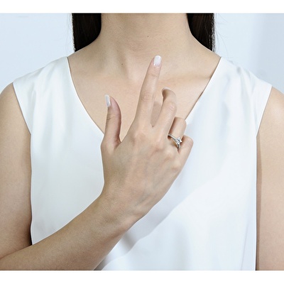 14 Ayar Beyaz Altın Tektaş Yüzük