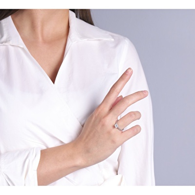 14 Ayar Beyaz Altın Tektaş Yüzük