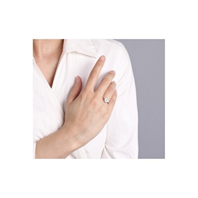 8 Ayar Beyaz Altın Baget Kalp Yüzük