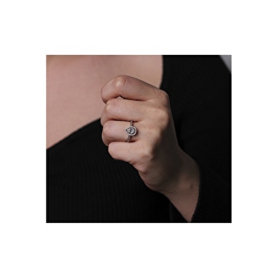 8 Ayar Beyaz Altın Baget Yüzük