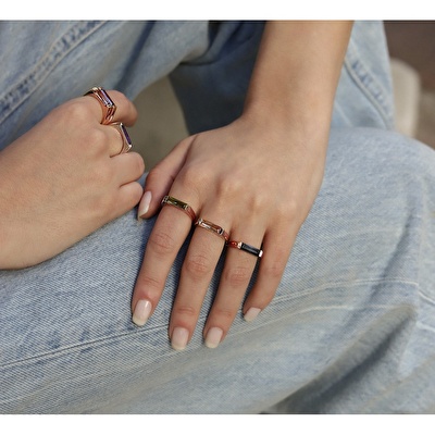 14 Ayar Rose Altın Kırmızı Taşlı Yüzük