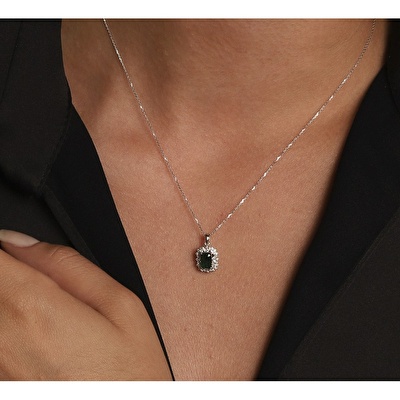 0,82 Karat Zümrüt Pırlanta Kolye