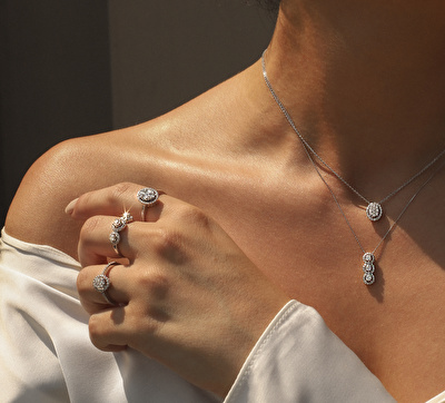 0,27 Karat Floral Pırlanta Kolye