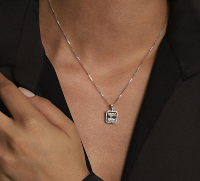 0,59 Karat Baget Pırlanta Kolye