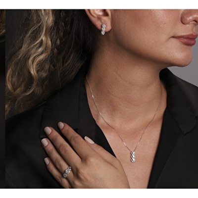 0,68 Karat Floral Pırlanta Küpe