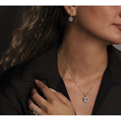 0,48 Karat Baget Pırlanta Küpe