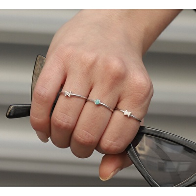 14 Ayar Beyaz Altın Fiyonk Figürlü Yüzük