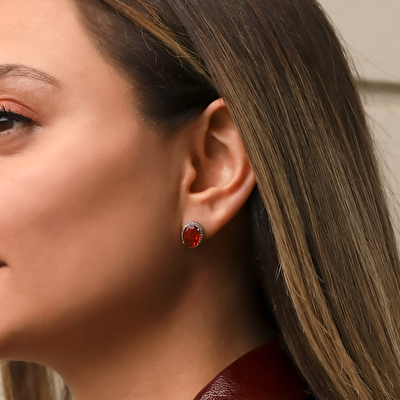 14 Ayar Beyaz Altın Kırmızı Taşlı Küpe