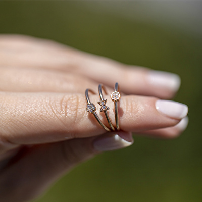 14 Ayar Rose Altın Fiyonk Figürlü Yüzük