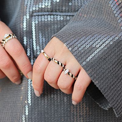 14 Ayar Sarı Altın Siyah Mineli Yüzük