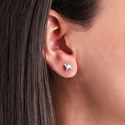 8 Ayar Beyaz Altın Tektaş Küpe